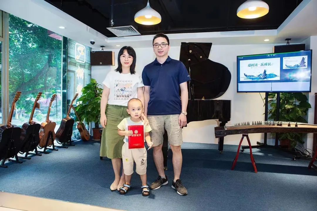 1660793821337168.jpg 杨爽.jpg